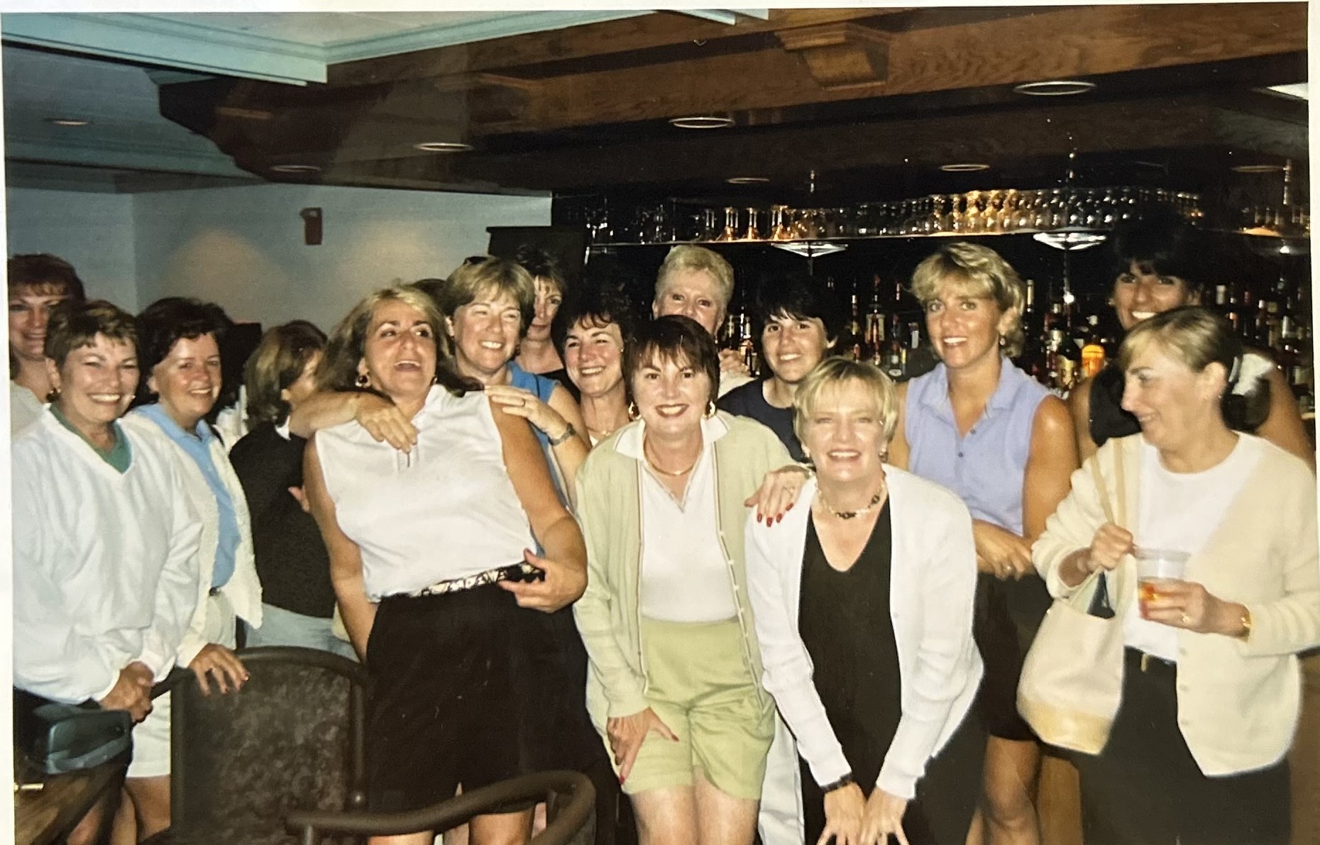 Ladies_in_19th_Hole